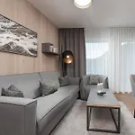 A Casa Elements