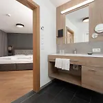 A Casa Elements