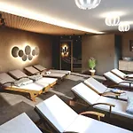 A Casa Elements