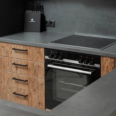 A Casa Elements