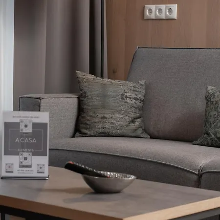 A Casa Elements
