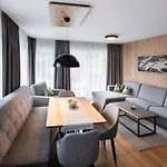 A Casa Elements *