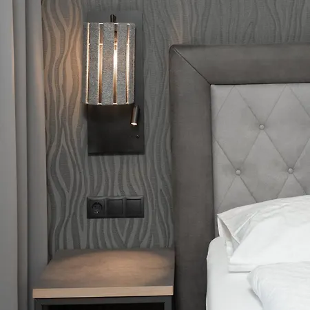 A Casa Elements